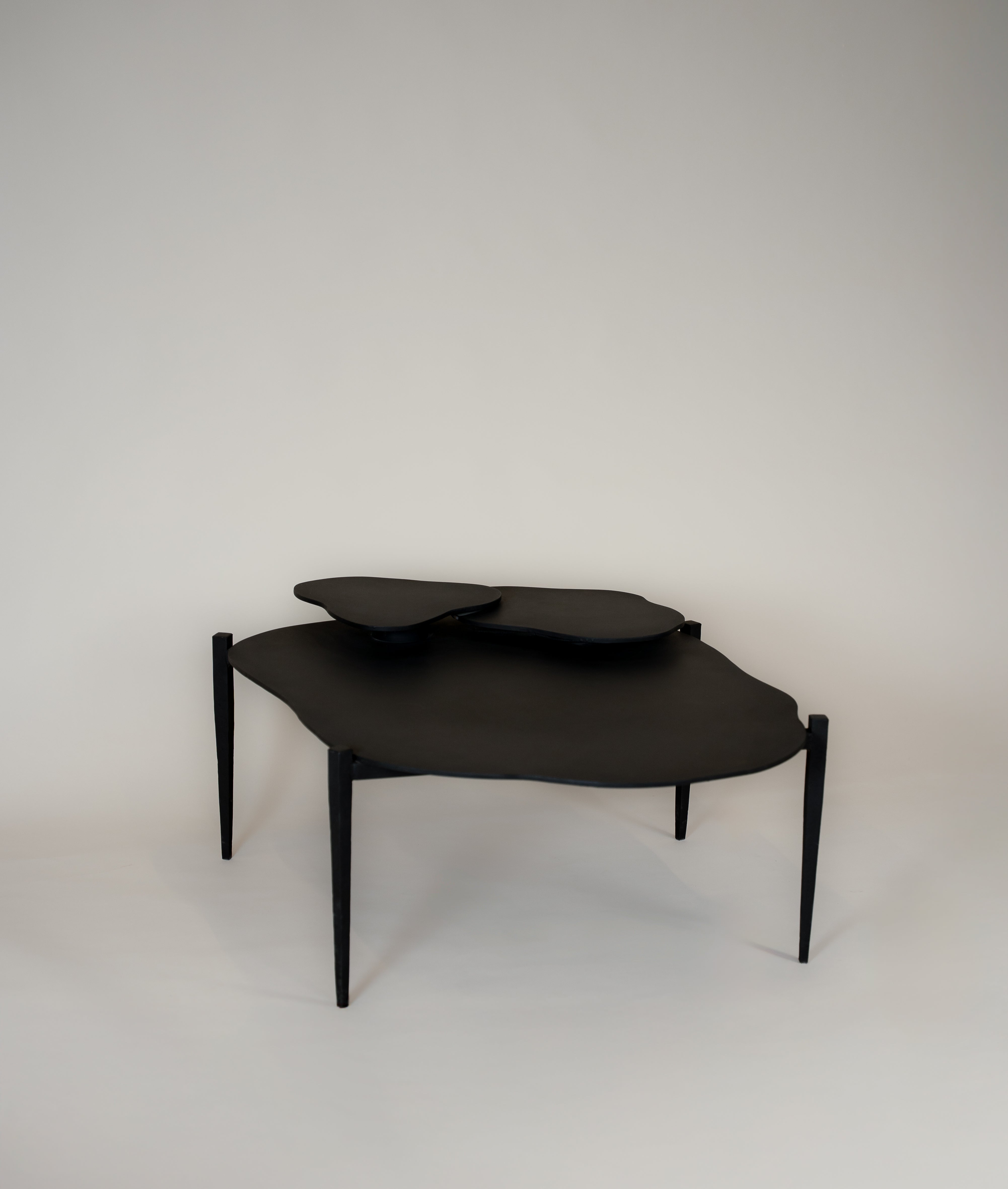 Sculptural Elegance in the Living Room: The Vesper Coffee Table