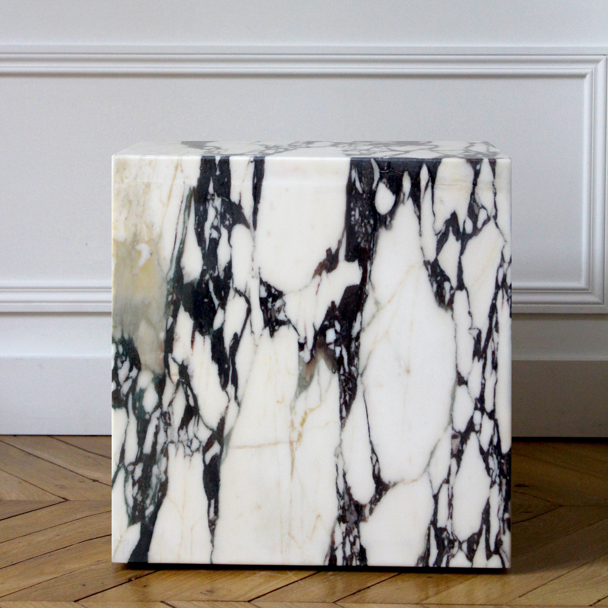Calacatta Viola Luxury Designer Marble Cube