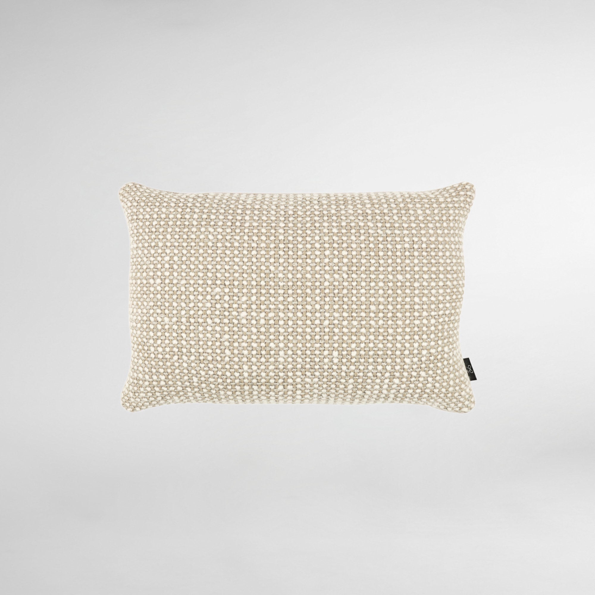 Etitto 60cm x 40cm Pampas Cushion - Peter Staunton Design Studio