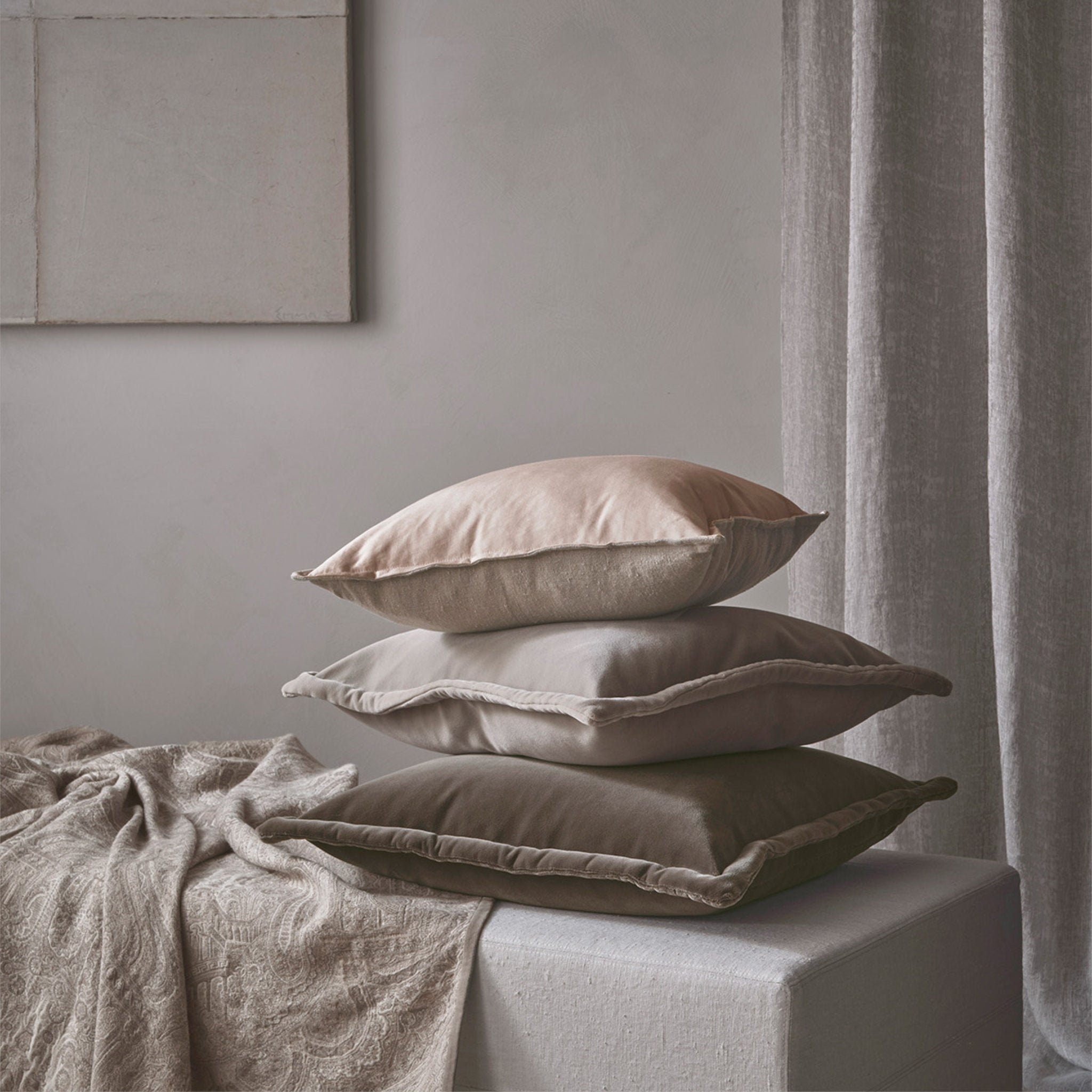 Old Hollywood Luxury Designer Cushion - Rose