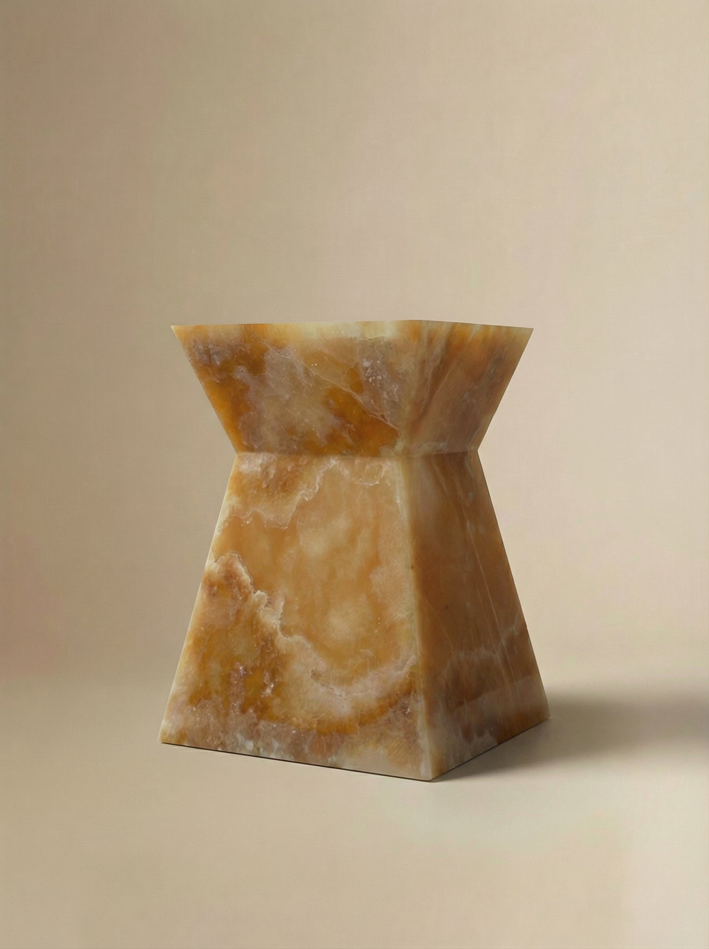 ARIA HONEY ONYX TABLE