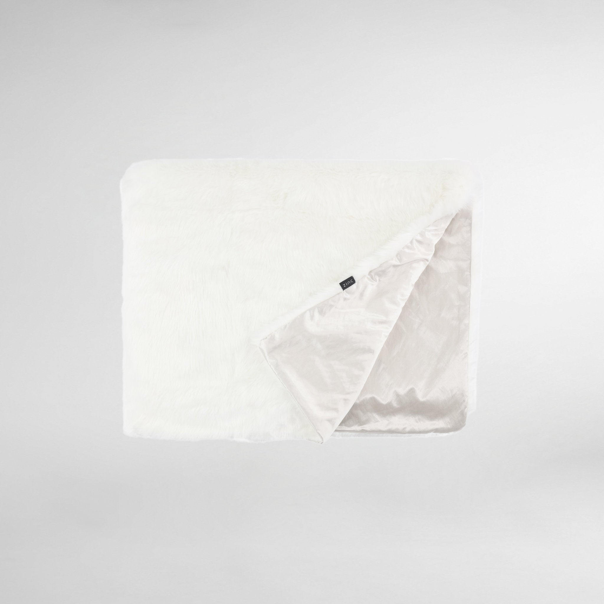 Arctic Fox Faux Fur Luxury Throw