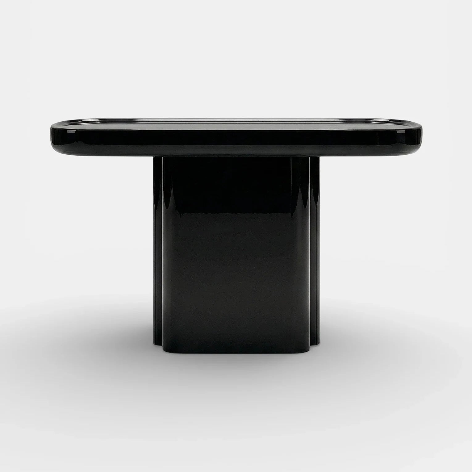 Ugo Black Lacquered Wood